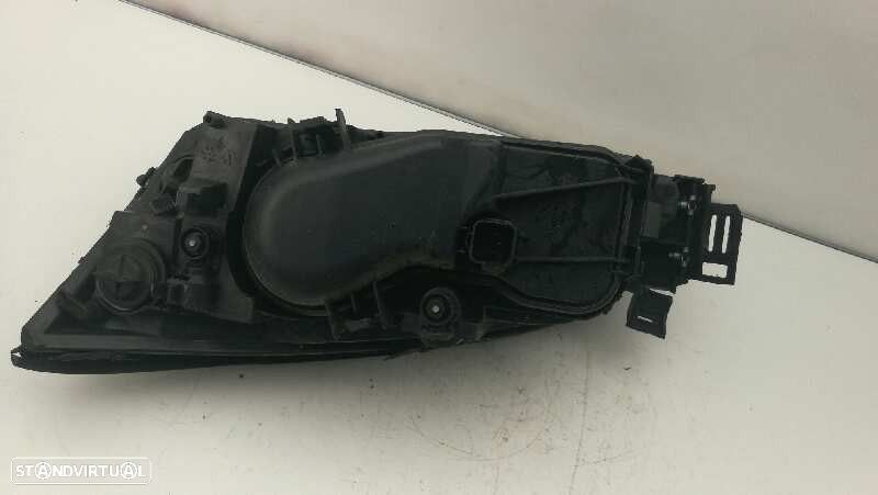 FAROL DIREITO FORD MONDEO III SEDAN 2001 - 1