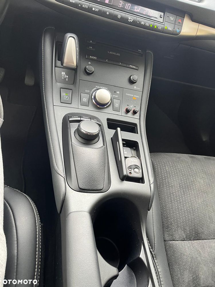 Lexus CT 200h Elegance EU6 - 9