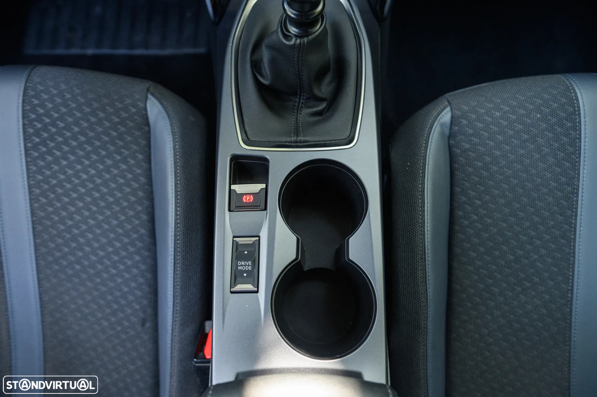 Peugeot 2008 1.2 PureTech Allure Pack - 52