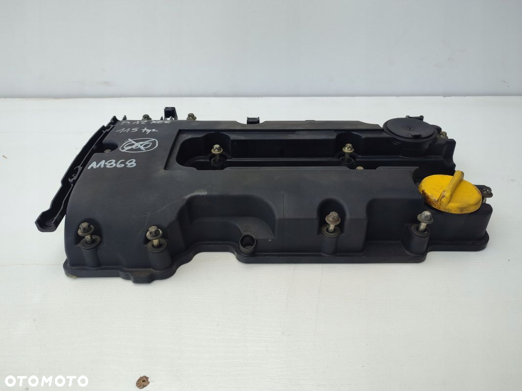 Pokrywa zaworów OPEL CORSA D 1.2 16V A12XER 55561426 - 2