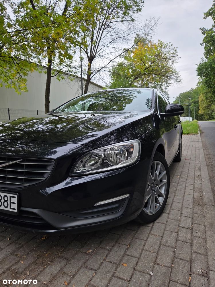 Volvo V60 D2 Momentum - 10