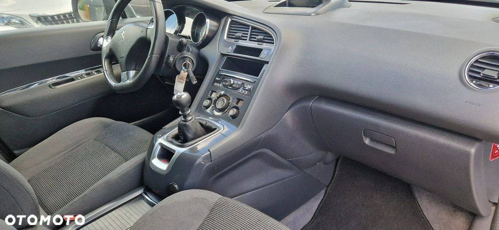 Peugeot 5008 - 30