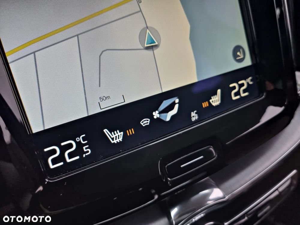 Volvo XC 60 D4 Momentum Pro - 22