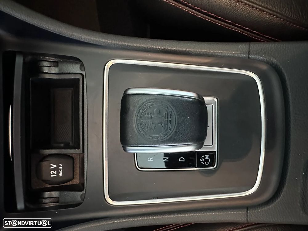 Mercedes-Benz A 45 AMG 4Matic Speedshift 7G-DCT - 24