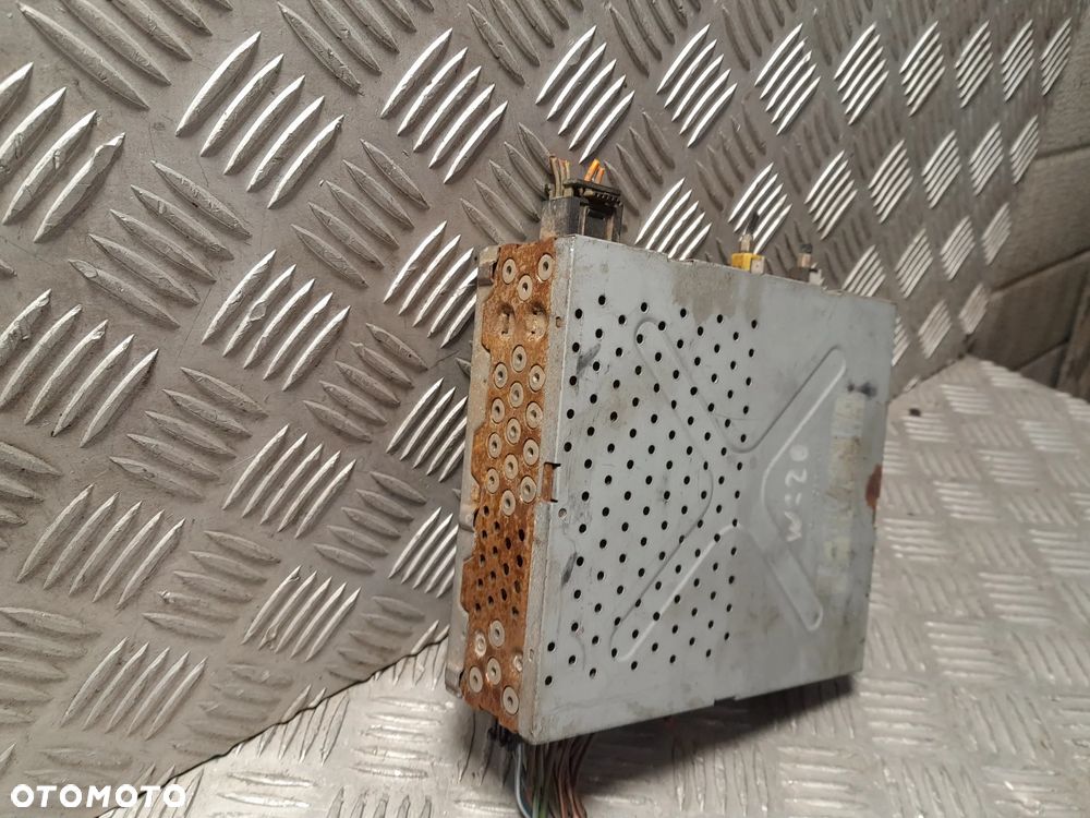 MERCEDES W220 KLASA S WZMACNIACZ TUNER DZWIĘKU BACKER A2208701789 - 1