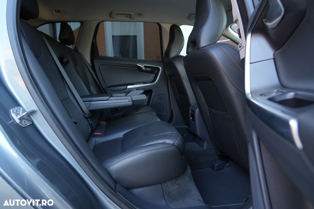 Volvo XC 60 D4 Geartronic Summum - 10