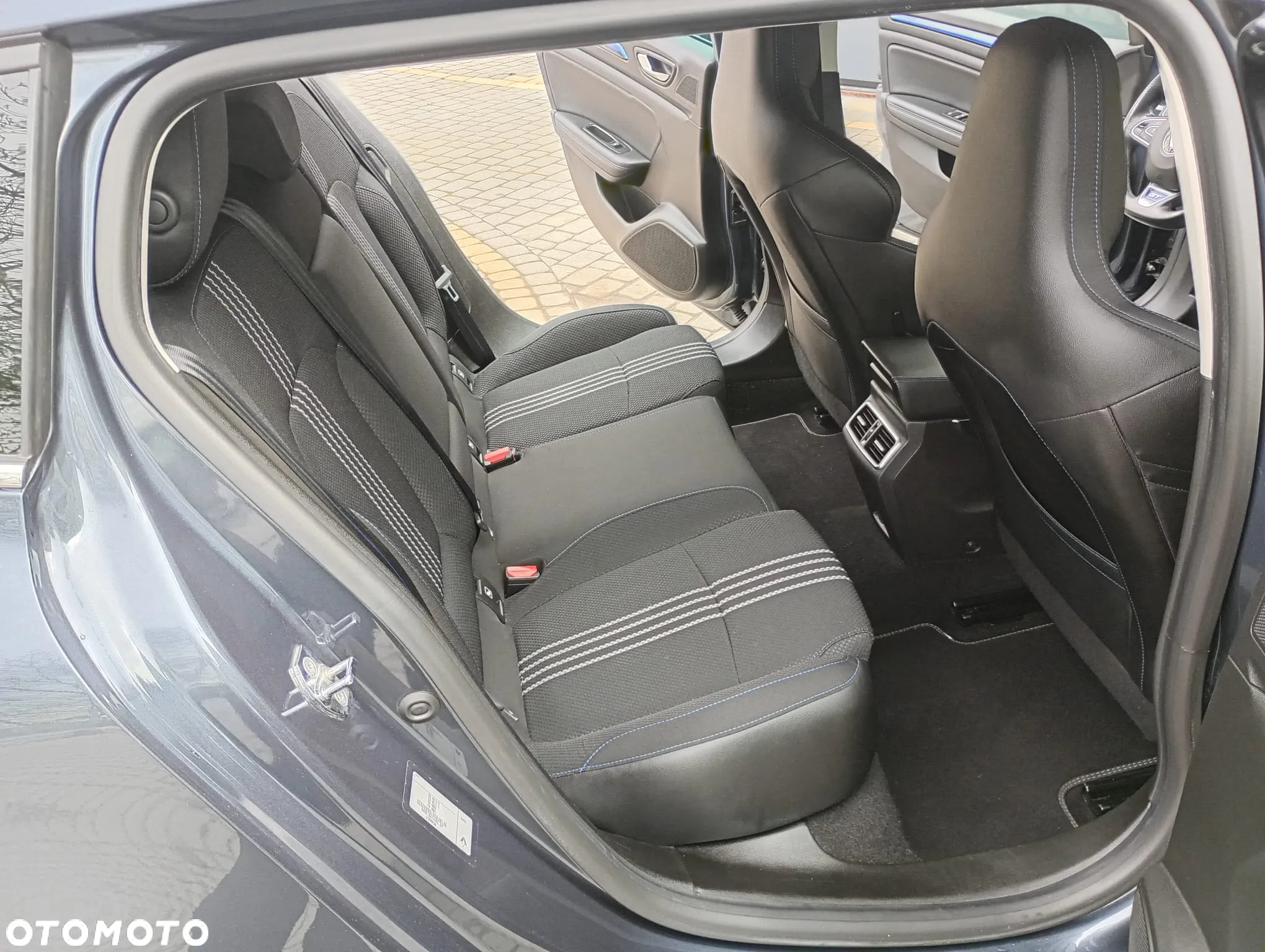 Renault Megane Grandtour ENERGY TCe 205 EDC GT - 33