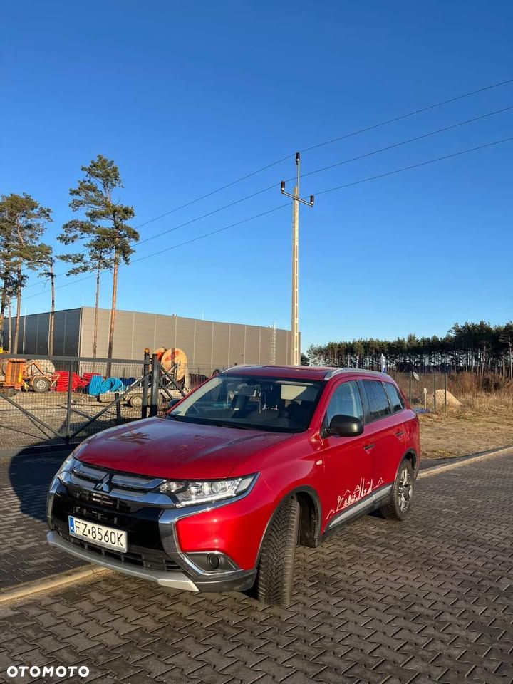 Mitsubishi Outlander - 2