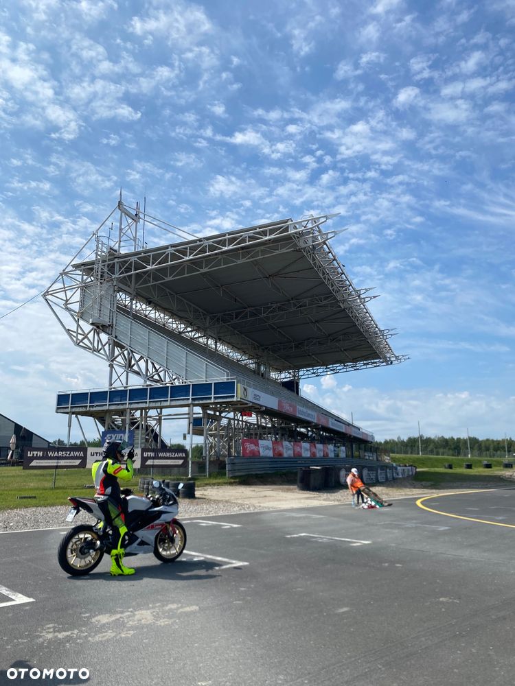 Yamaha YZF - 22