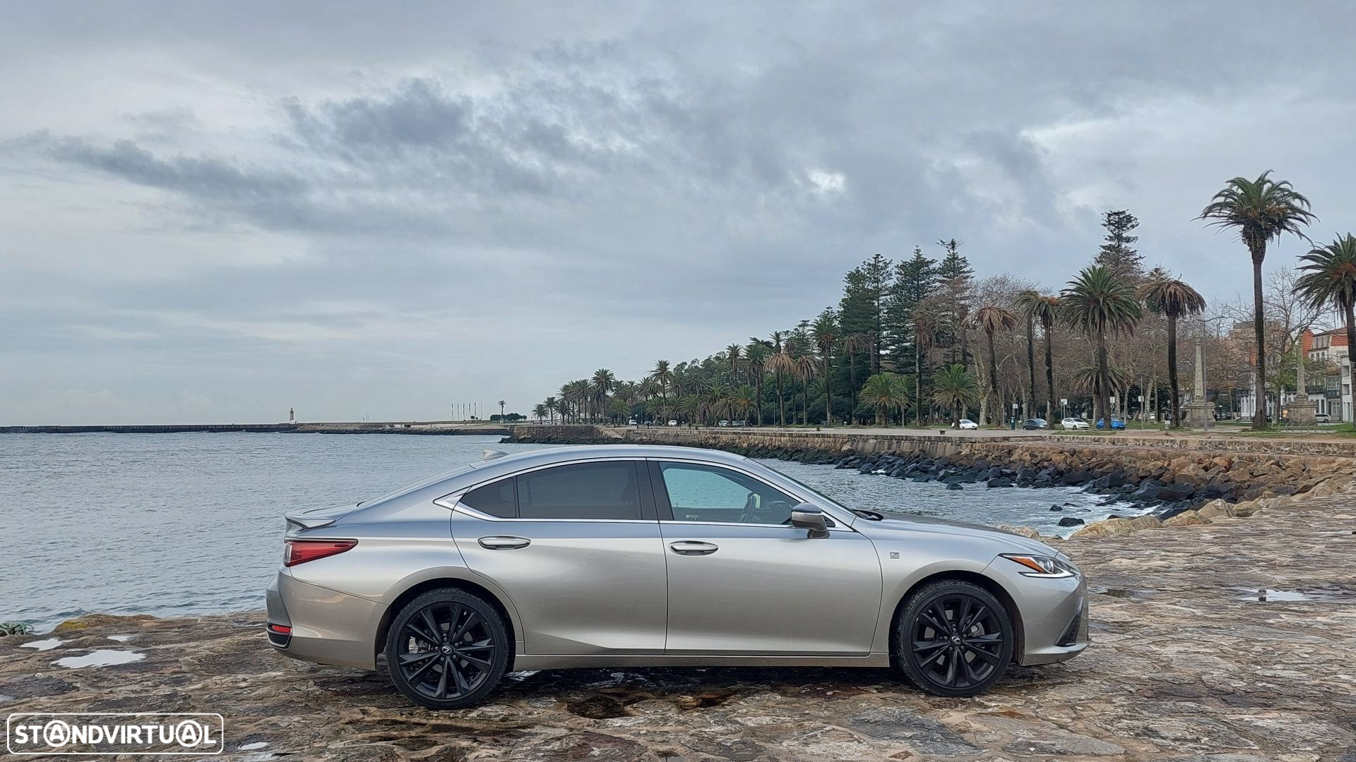 Lexus ES 300h Sport - 6