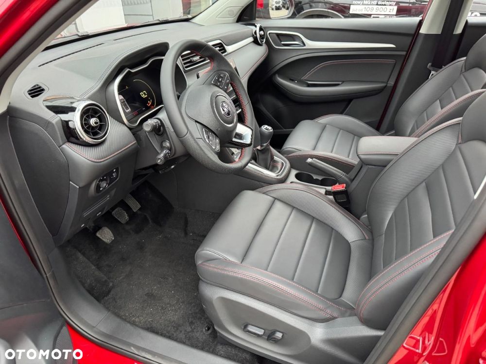 MG ZS - 11