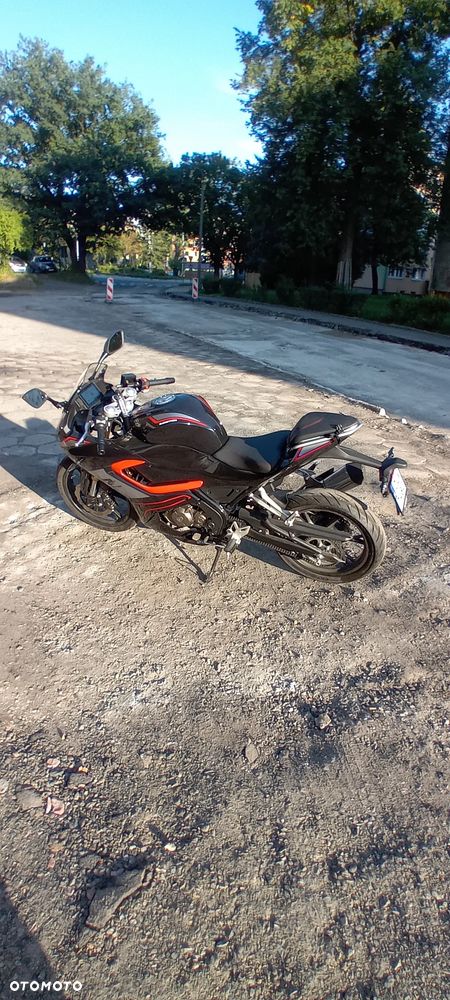 QJMOTOR SRK 125R - 1