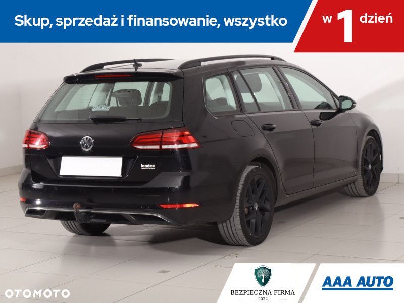Volkswagen Golf - 6