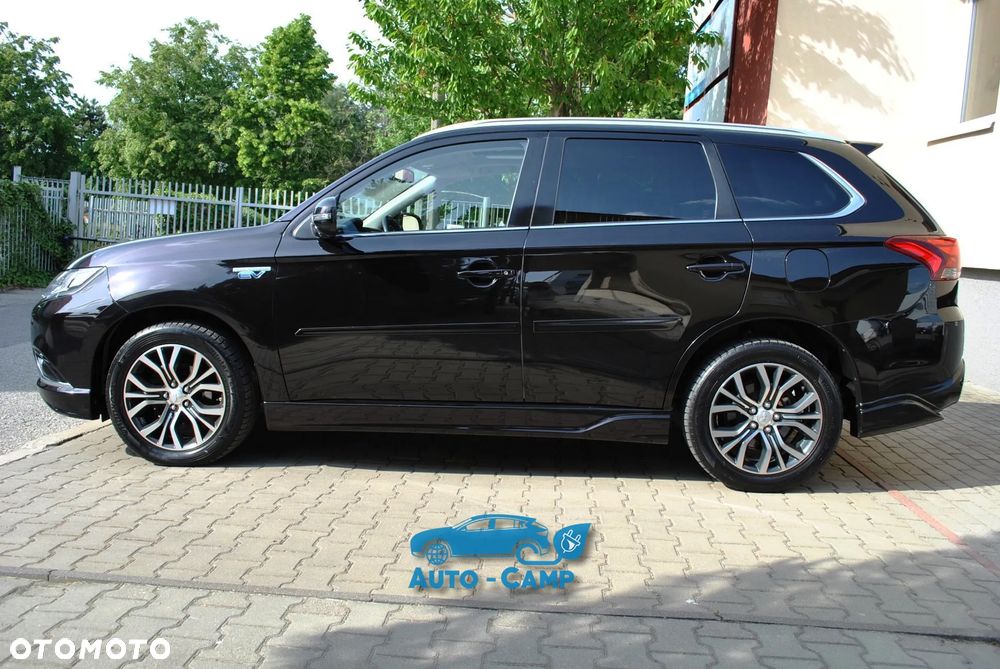 Mitsubishi Outlander Instyle NAVI + - 12