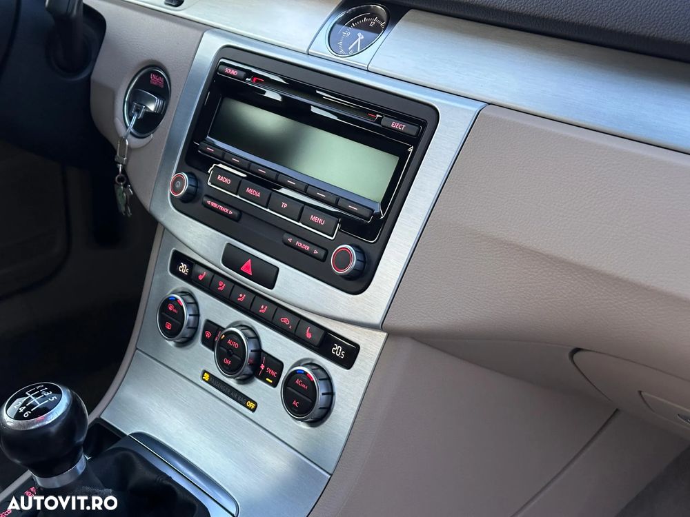 Volkswagen Passat 2.0 TDI Highline DPF - 12