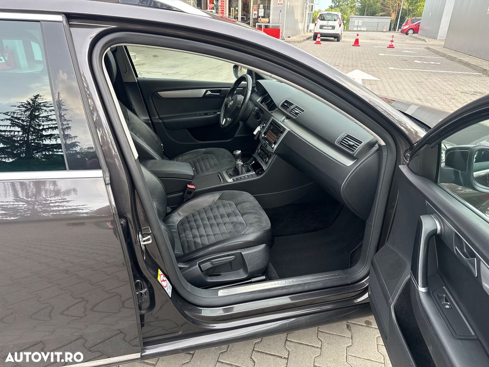 Volkswagen Passat 2.0 TDI BlueMotion Technology DPF Highline - 9