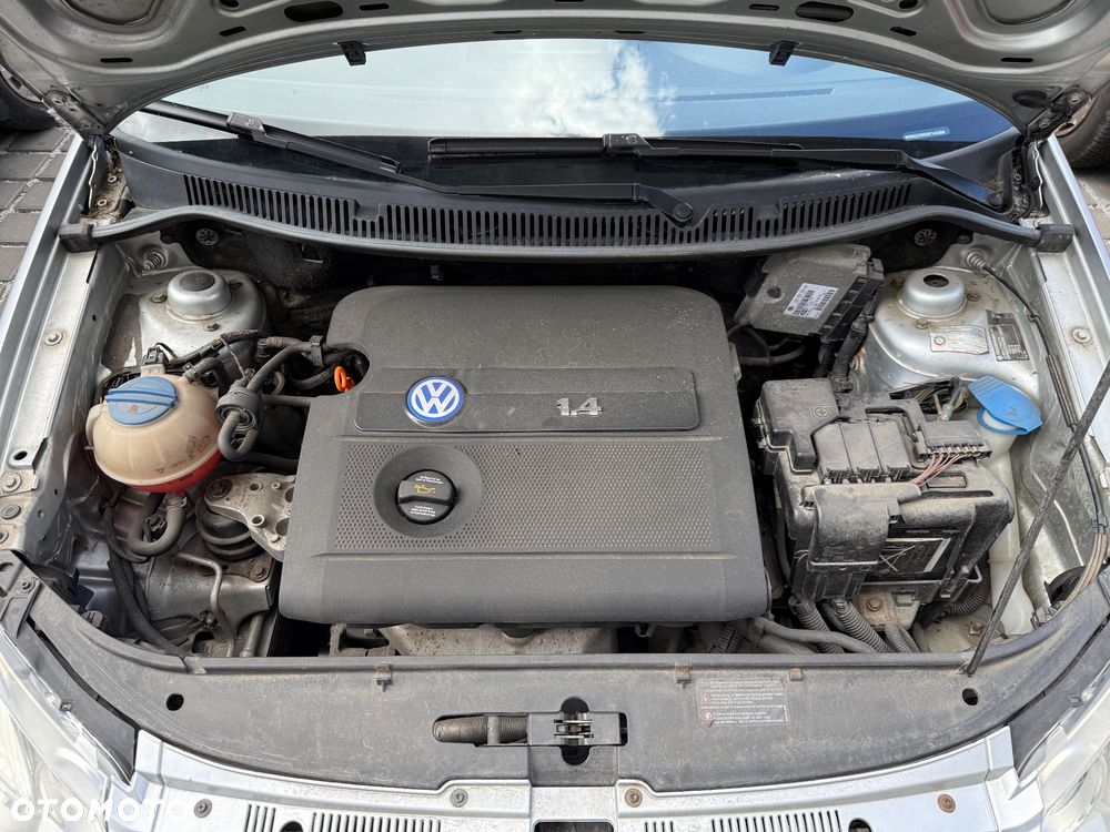 Volkswagen Polo 1.4 16V Comfortline - 6