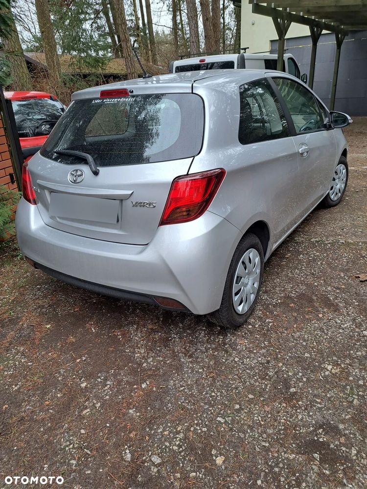 Toyota Yaris 2015 photo 4