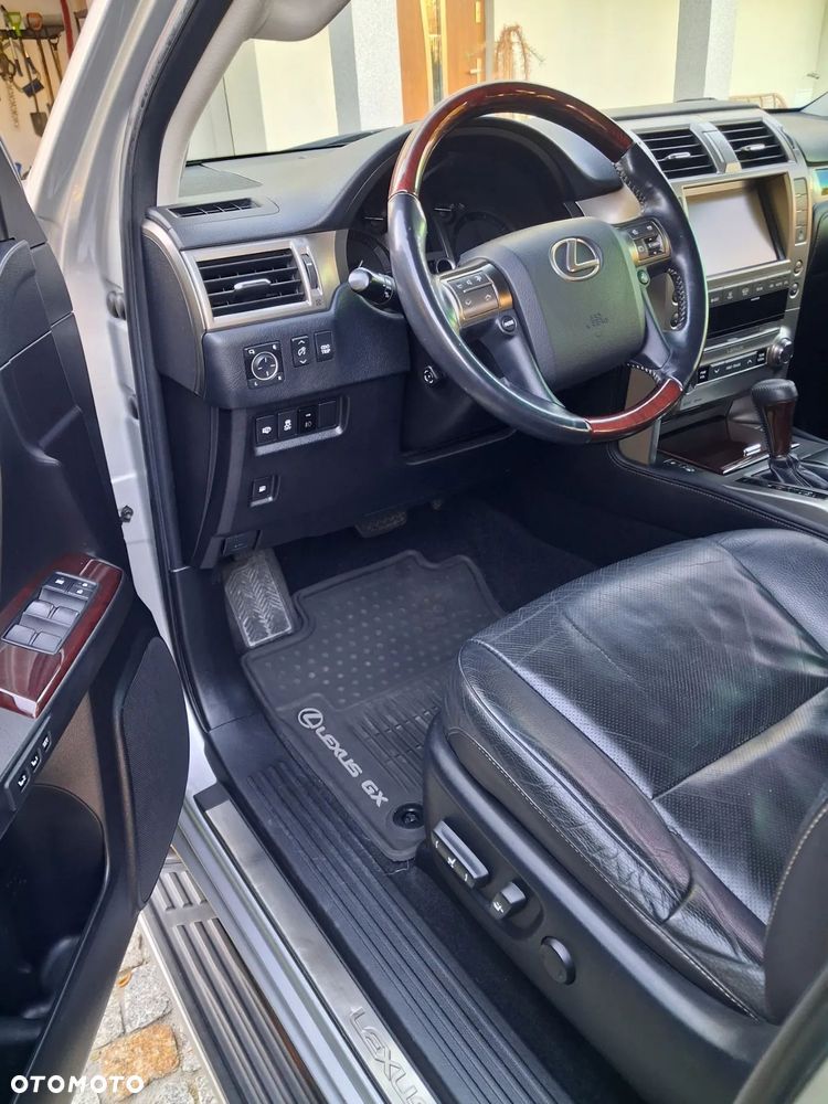 Lexus GX - 12
