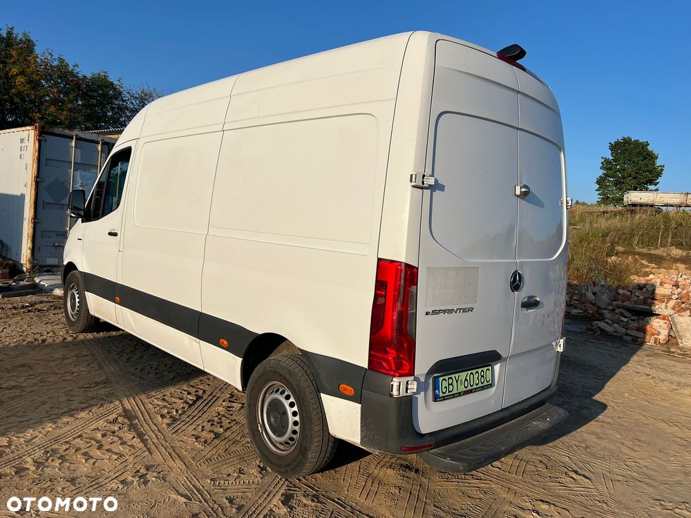 Mercedes-Benz E-sprinter - 4