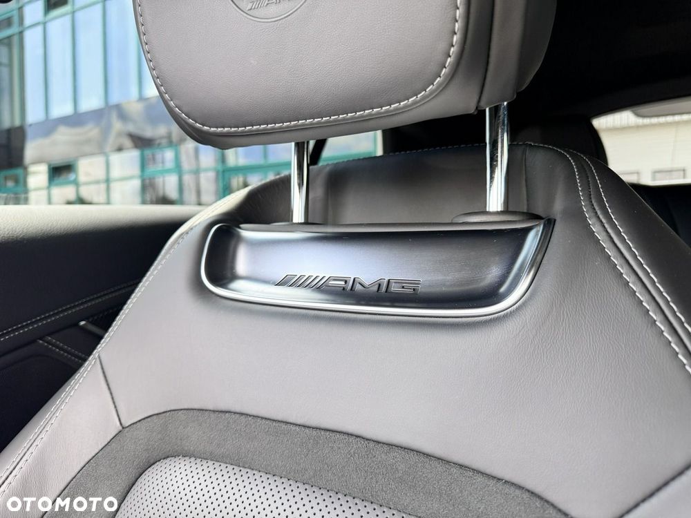 Mercedes-Benz AMG GT 63 S 4Matic+ Speedshift MCT 9G - 28