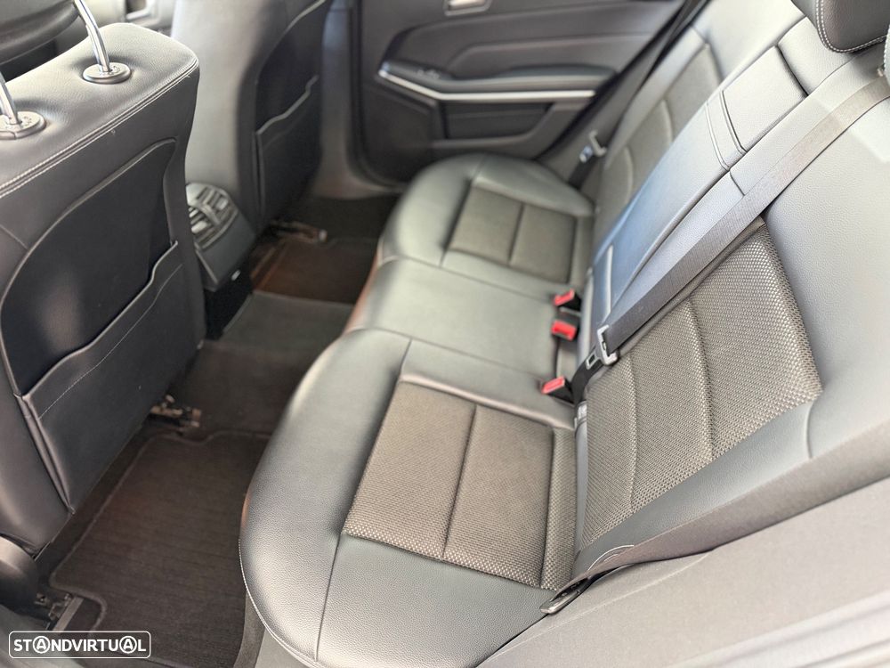 Mercedes-Benz E 220 CDi Avantgarde BE Auto.140g - 26