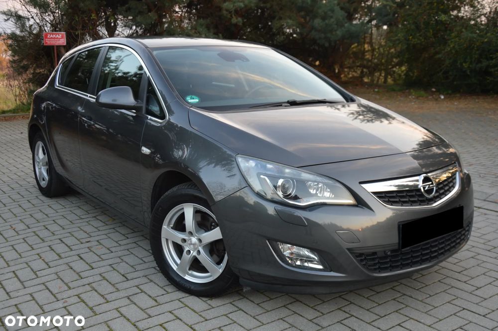 Opel Astra 1.6 Turbo Innovation - 2