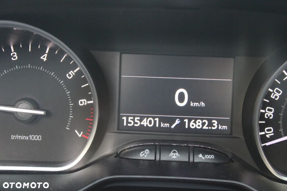 Peugeot 208 - 24