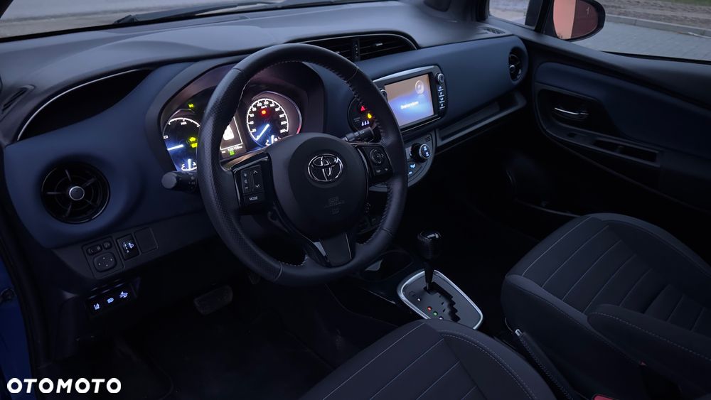 Toyota Yaris Hybrid 1.5 VVT-i Selection - 2