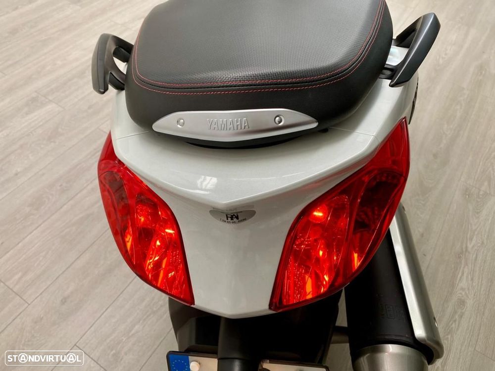 Yamaha X-Max 125 - 12