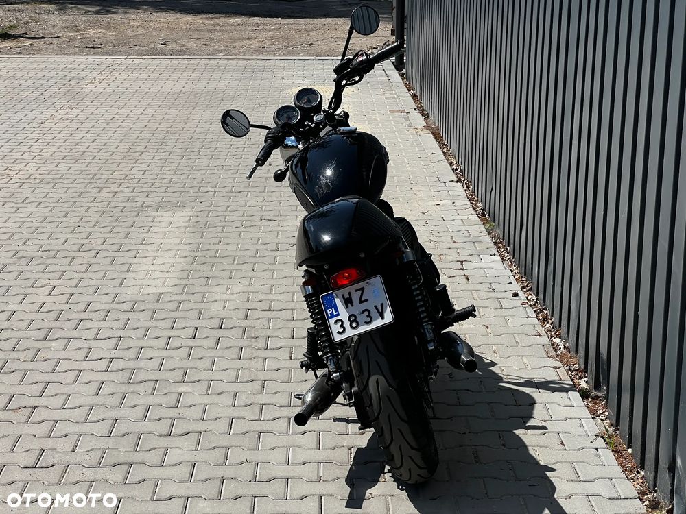 Triumph Bonneville - 8