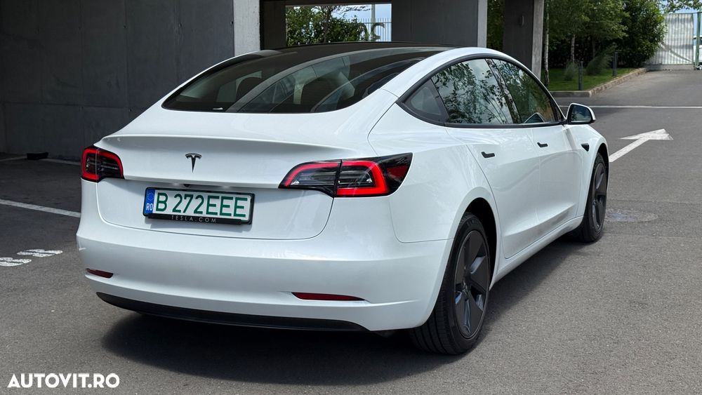 Tesla Model 3 RWD - 4