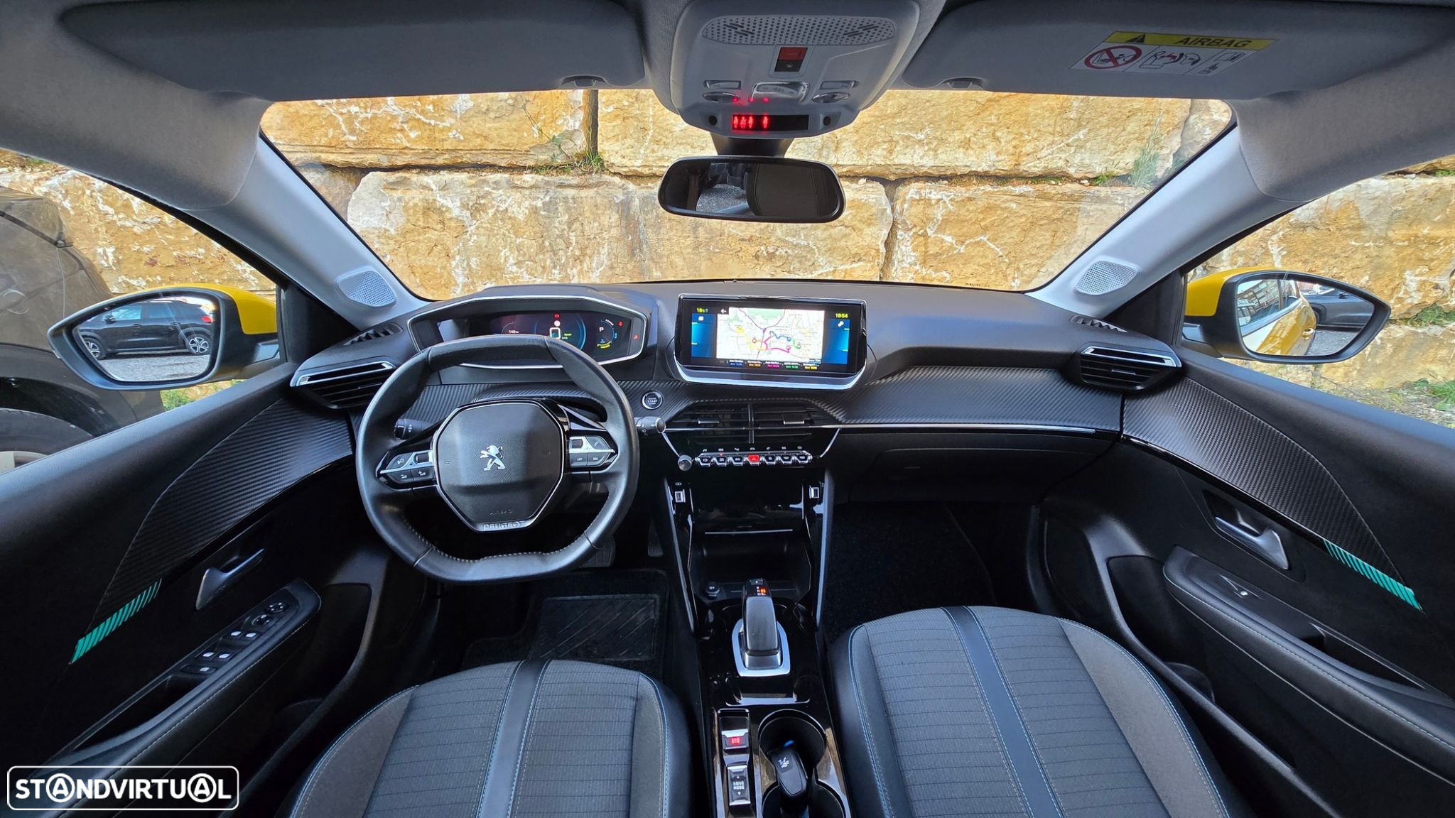 Peugeot e-208 Allure - 9