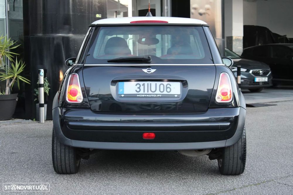 MINI 3 Portas One 1.4 D - 17