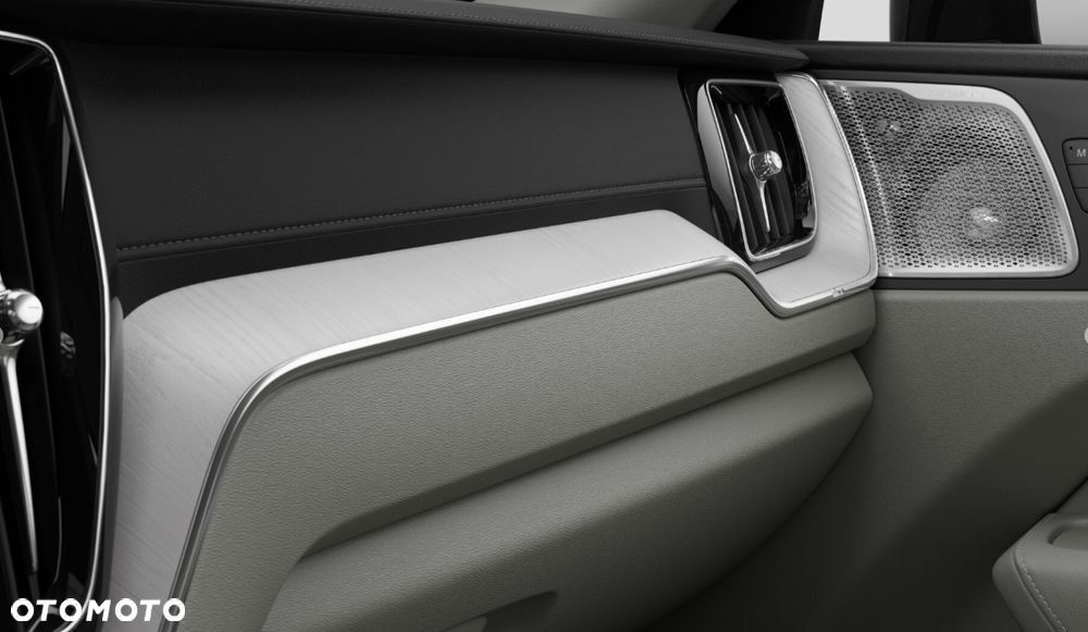 Volvo XC 60 T6 Plug-In Hybrid AWD Ultra Dark - 13
