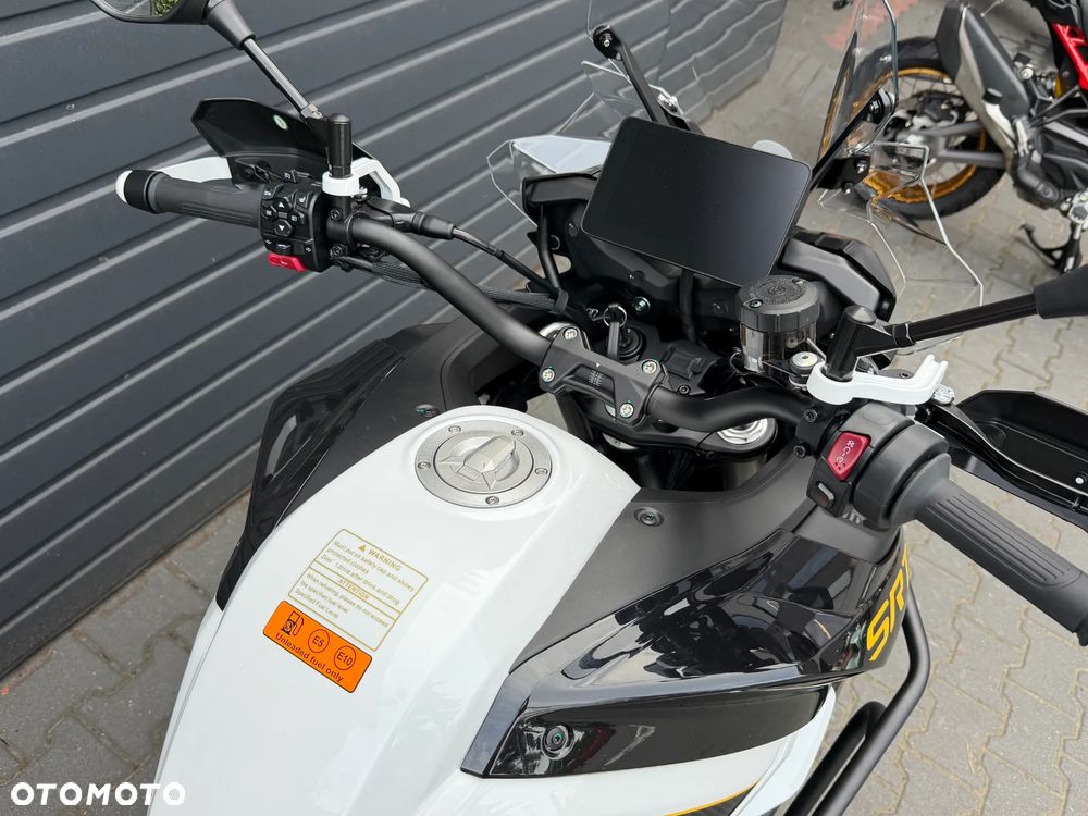 QJMOTOR SRT900S - 6