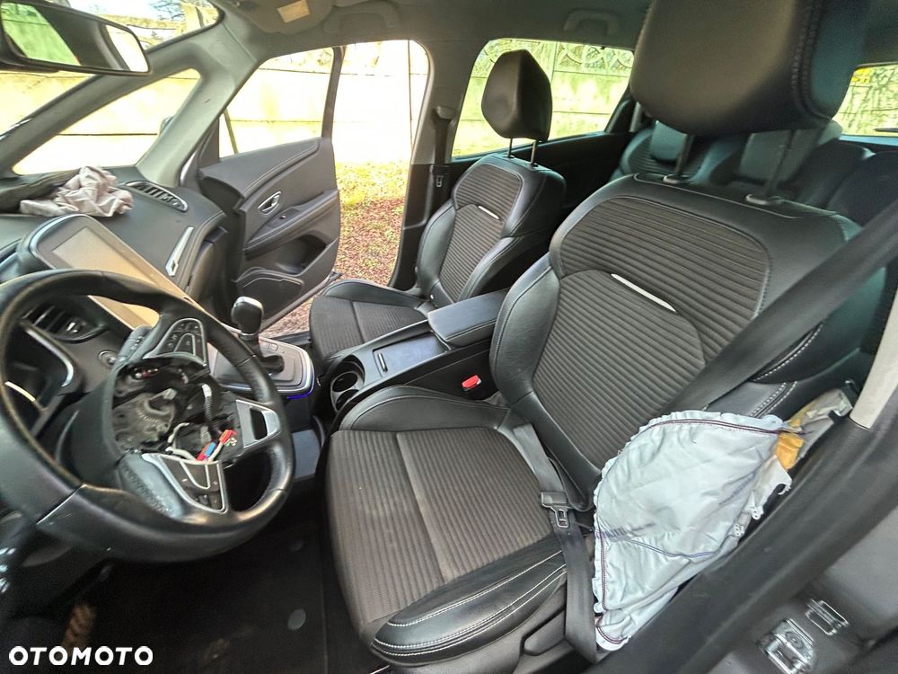 Renault Scenic - 32