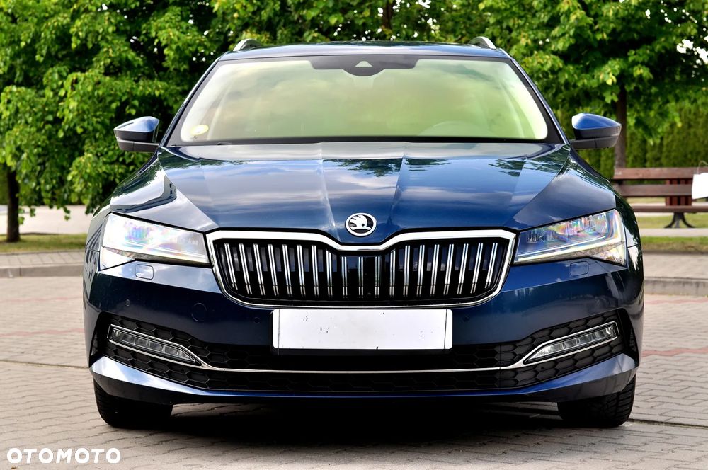 Skoda Superb 2.0 TDI DSG Premium Edition - 8