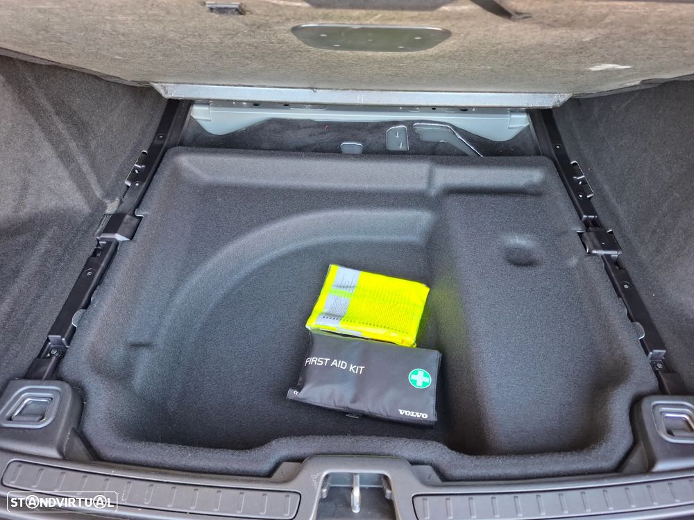 Volvo V60 2.0 D3 Momentum - 52