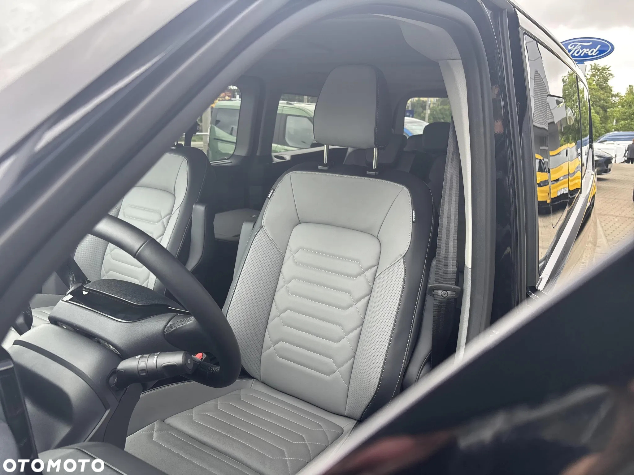 Ford Tourneo Custom 2.0 EcoBlue 320 L2 Titanium - 11