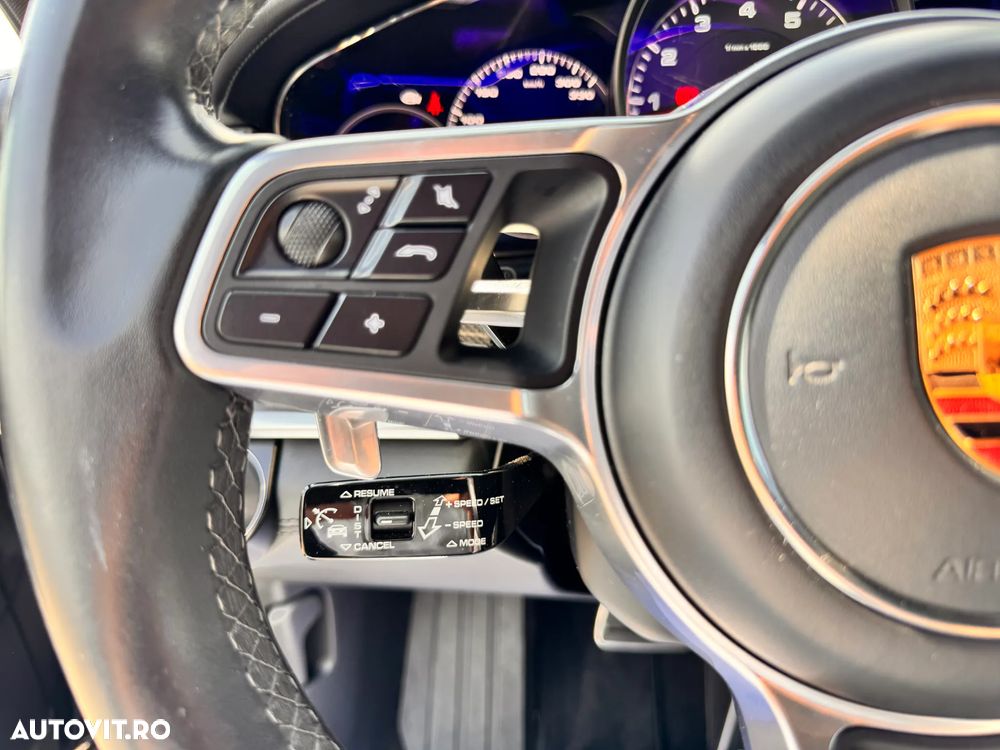 Porsche Panamera 4S Sport Turismo - 32