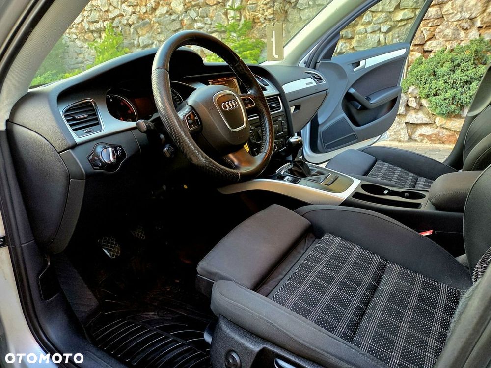 Audi A4 Limousine - 8