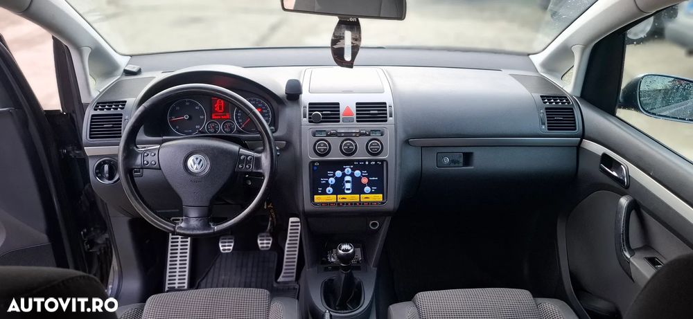 Volkswagen Touran 1.9TDI Highline - 9