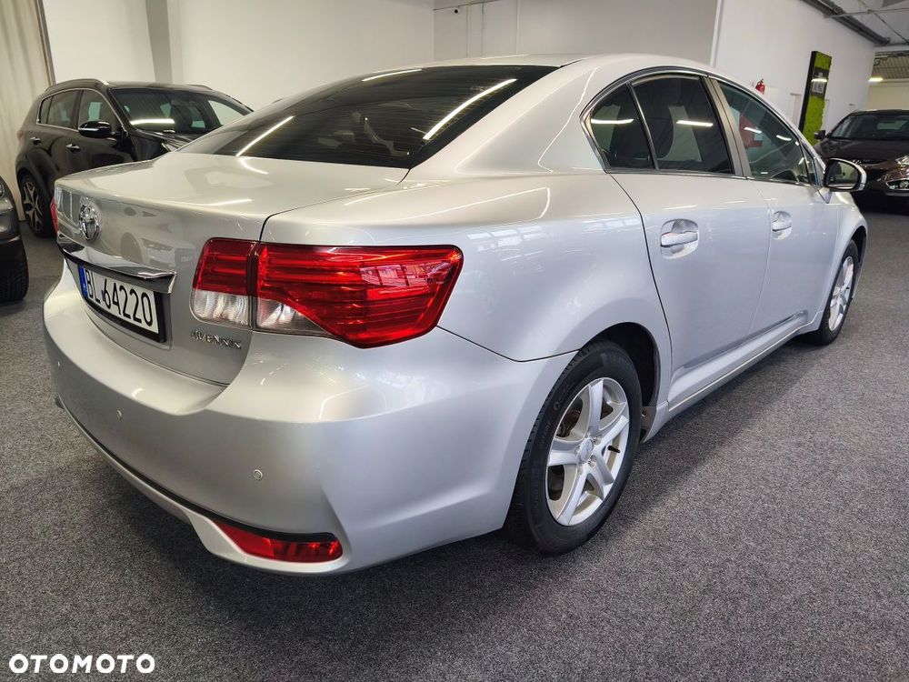 Toyota Avensis 1.8 Sol - 4