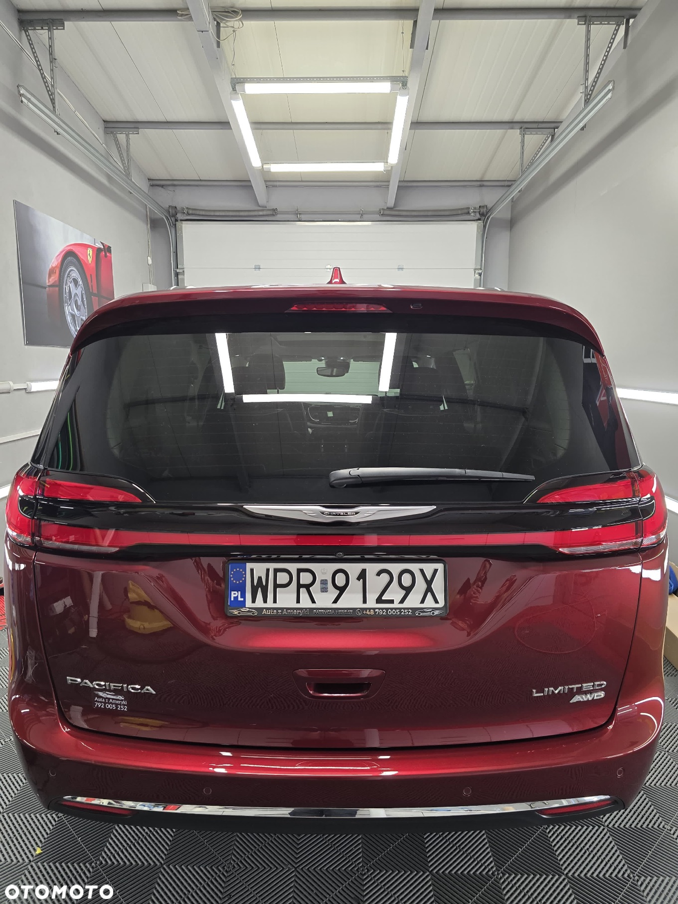 Chrysler Pacifica - 16