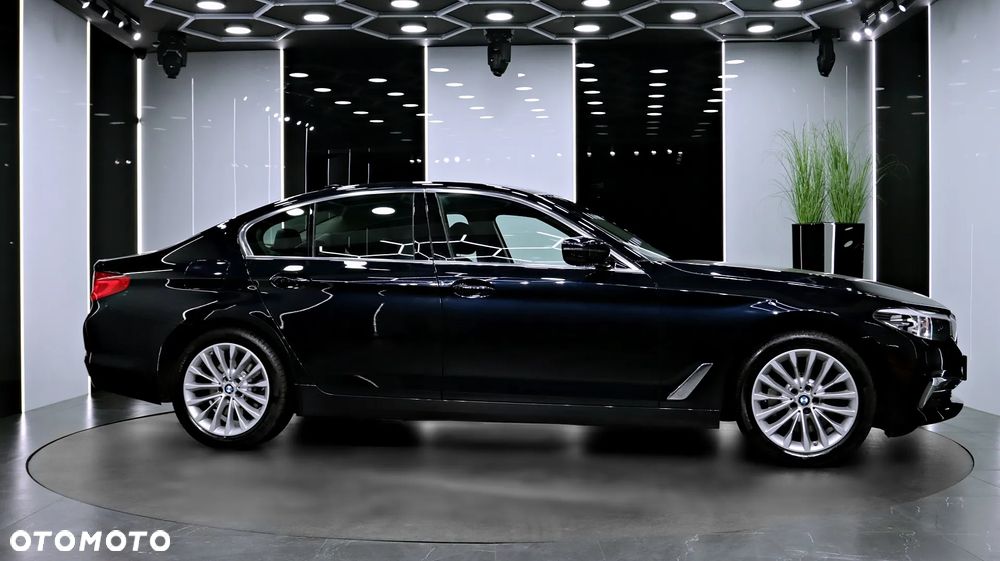 BMW Seria 5 530e xDrive Luxury Line - 10