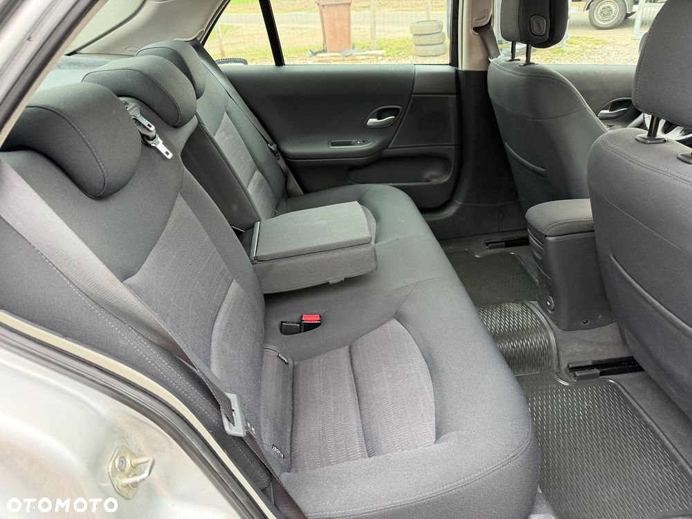 Renault Laguna 1.6 16V Avantage - 11