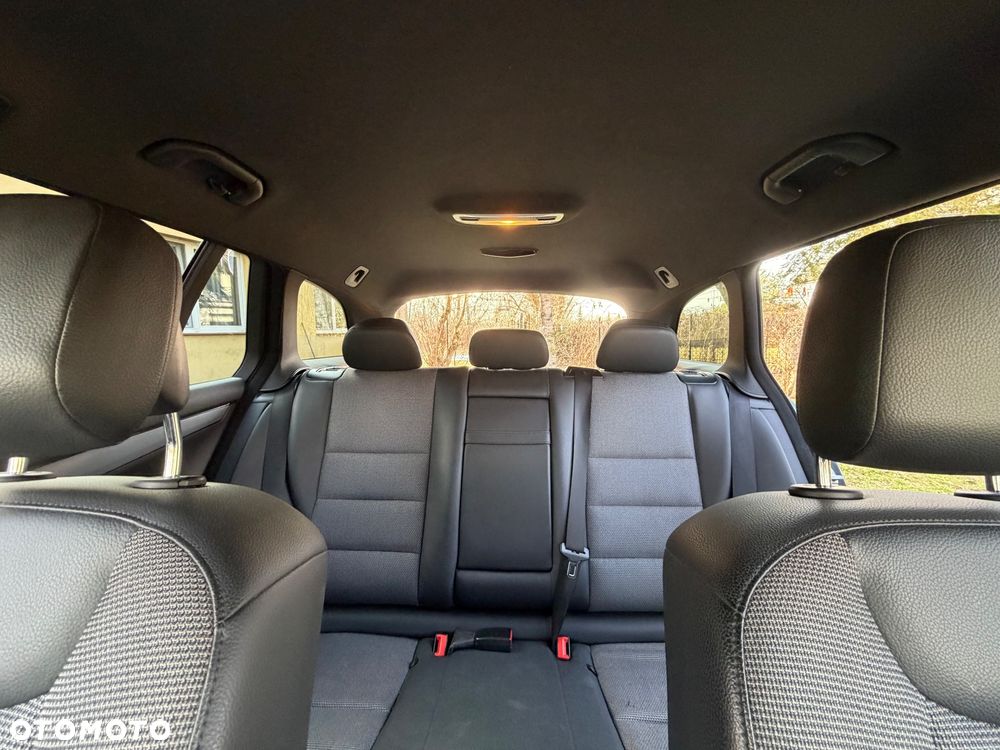 Mercedes-Benz Klasa C 250 CDI 4Matic 7G-TRONIC Avantgarde Edition - 16