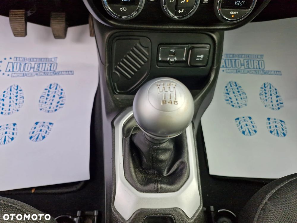 Jeep Renegade 1.4 MultiAir Longitude FWD S&S - 29