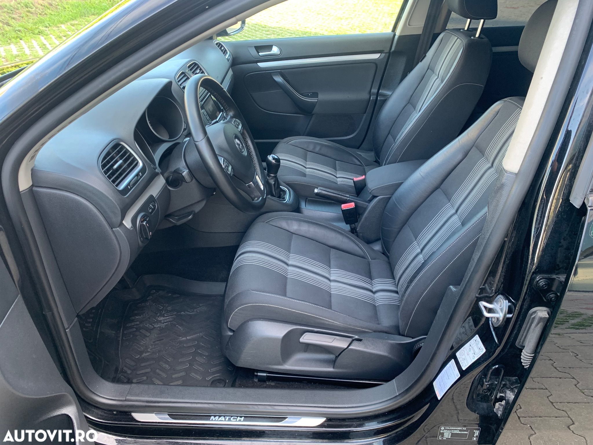 Volkswagen Golf 2.0 TDI DPF BlueMotion Technology MATCH - 10